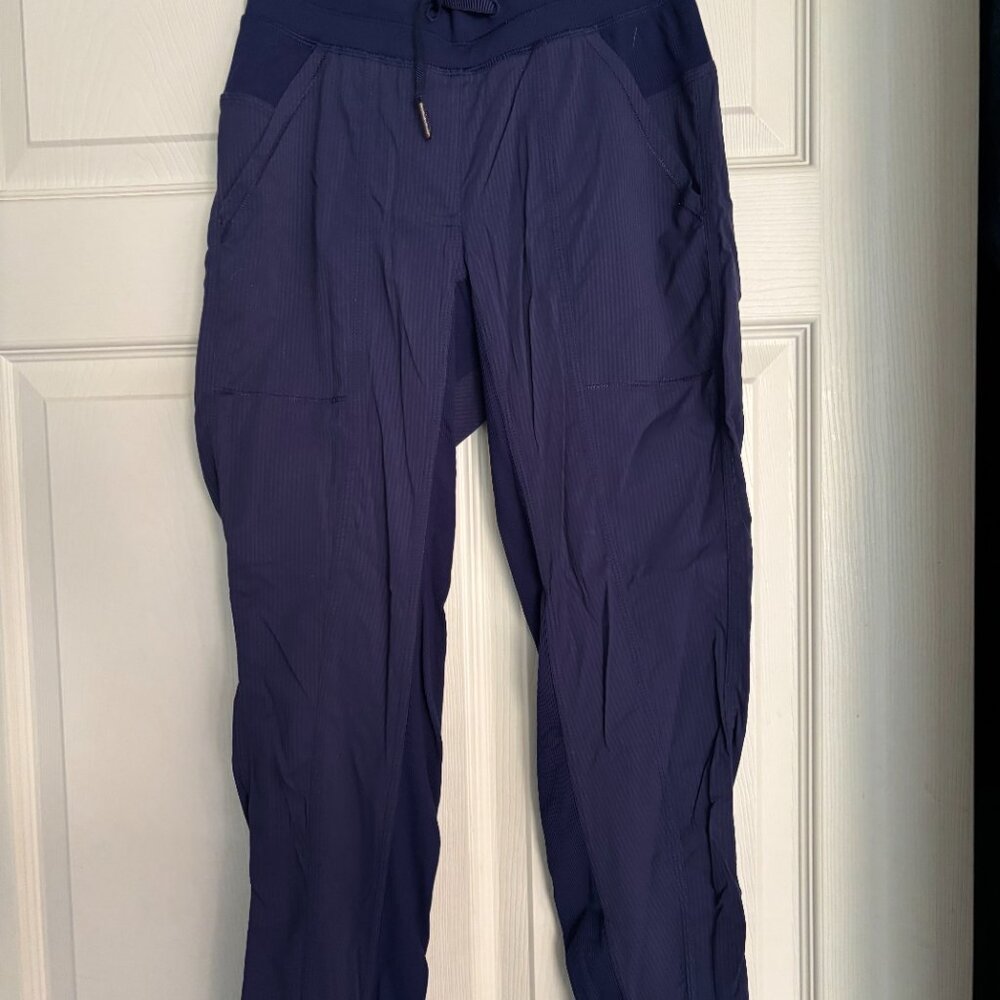 Lululemon Dance Studio Mid-Rise Cropped Pant